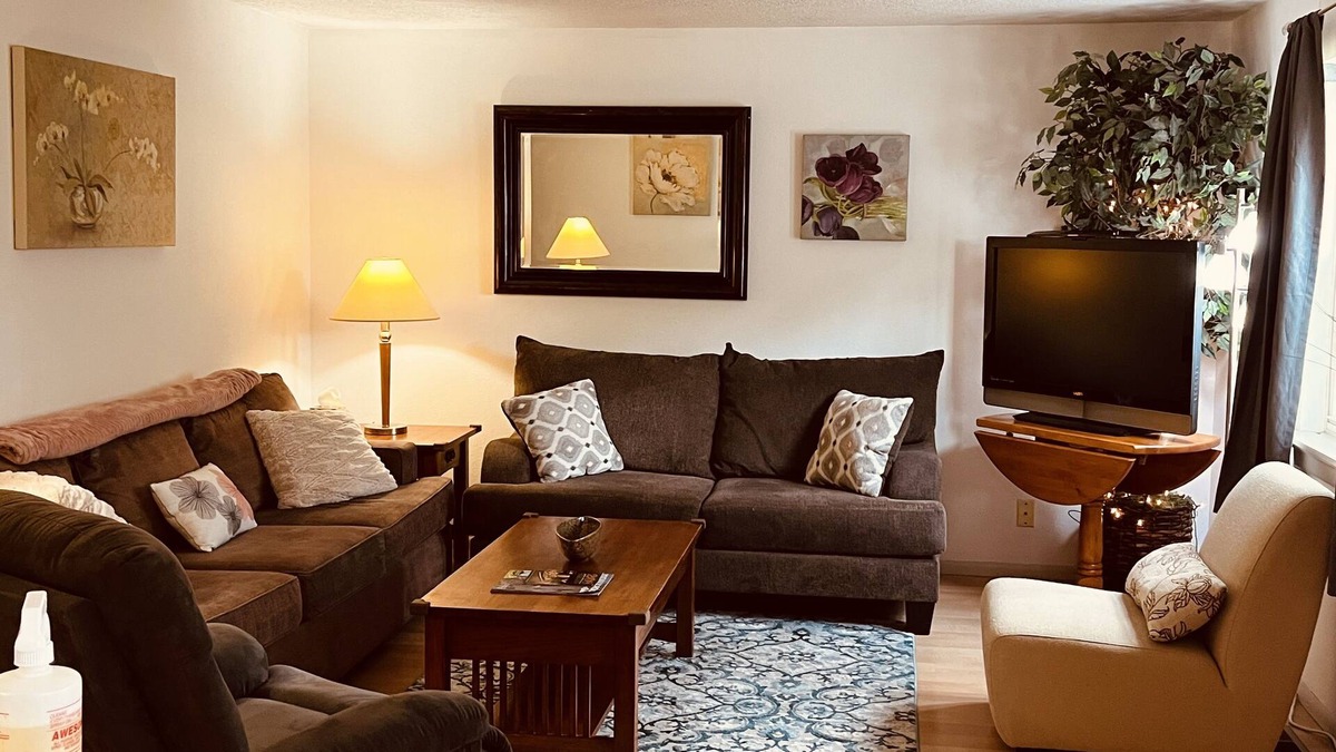Hillcrest House | West Hillcrest - close to everything