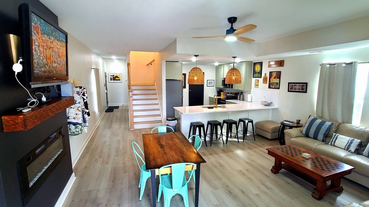 New Albany House | West Market Reserve ~15 minutes from everything!