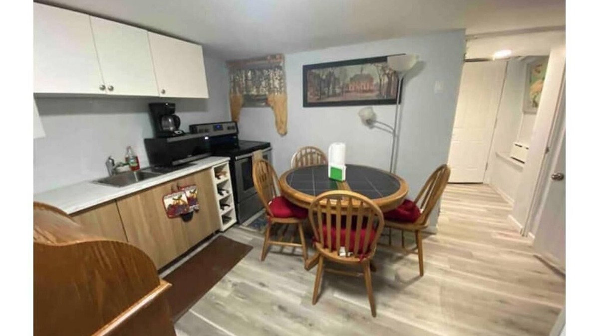 West New York Apartment | West NewYork NJ, Cozy 2bed apt/backyard 2stay