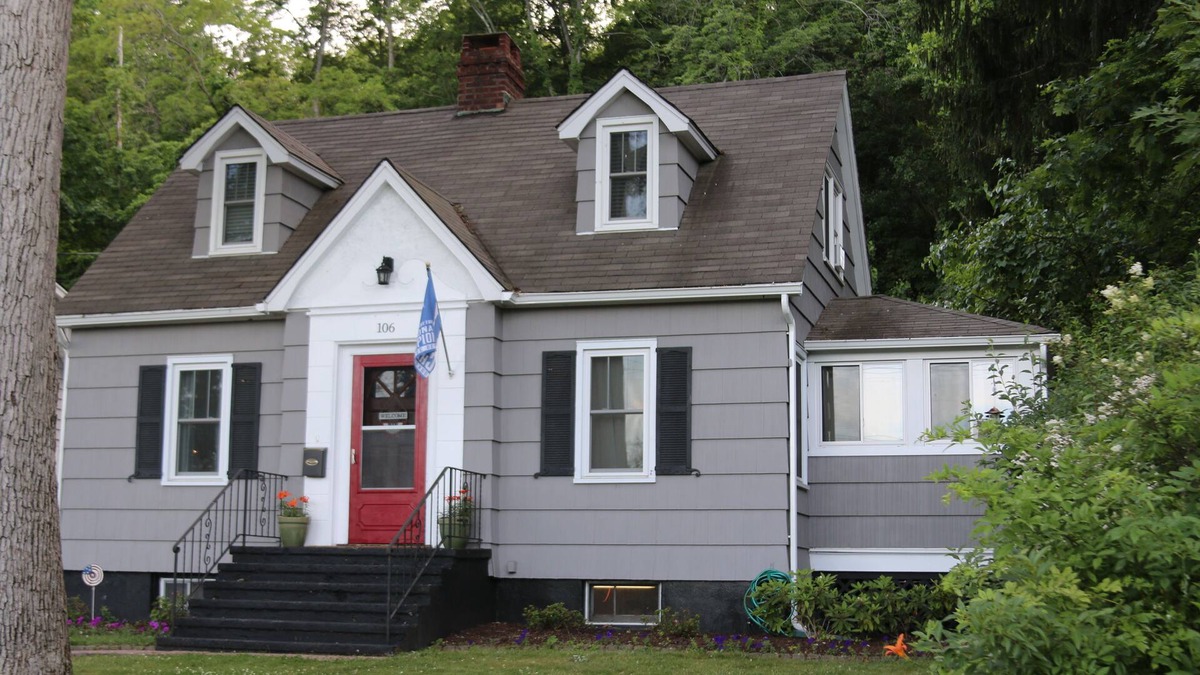 Highland Falls House | West Point - Bear Mountain - Woodbury Commons