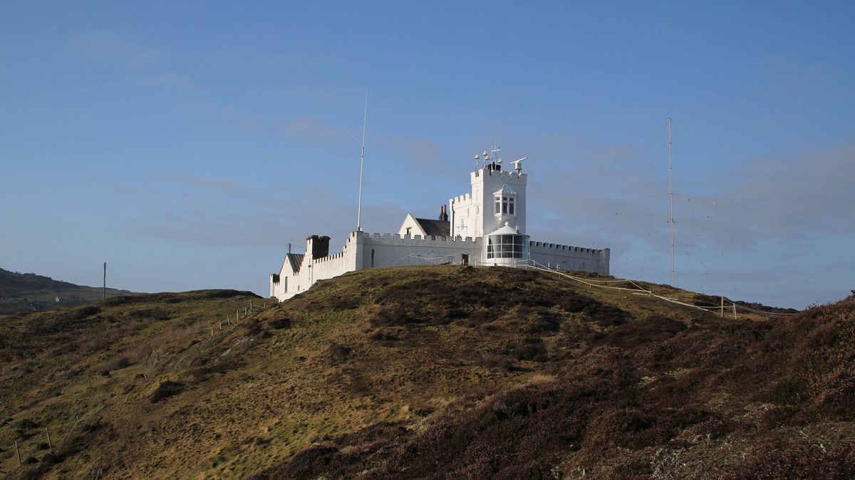 Llaneilian House | WEST POINT LYNAS LIGHTHOUSE KEEPER'S COTTAGE, pet friendly in Amlwch