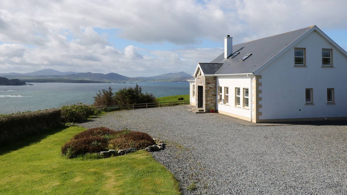 Malin Cottage | WEST TOWN, family friendly in Malin Head, County Donegal