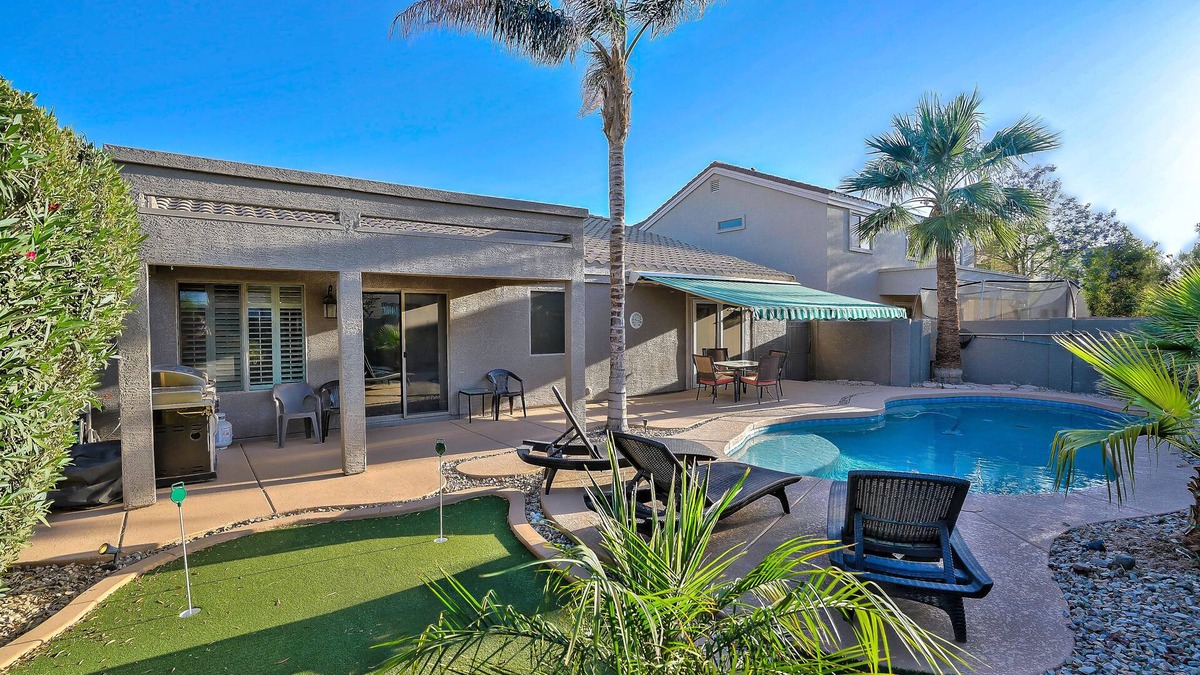 Estrella Park House | West Valley Delight! 4 Bedroom, Avondale area w/Pool, Putting Green, Near 1-10