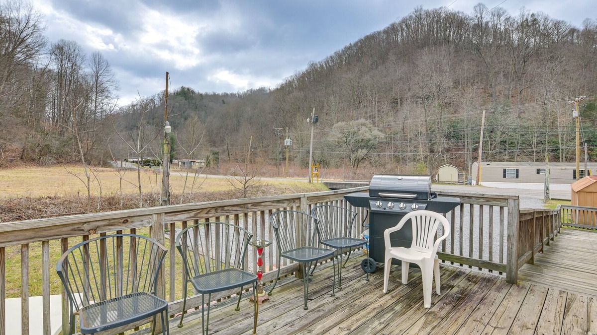 Northfork House | West Virginia Home Near Hatfield and McCoy Trails!