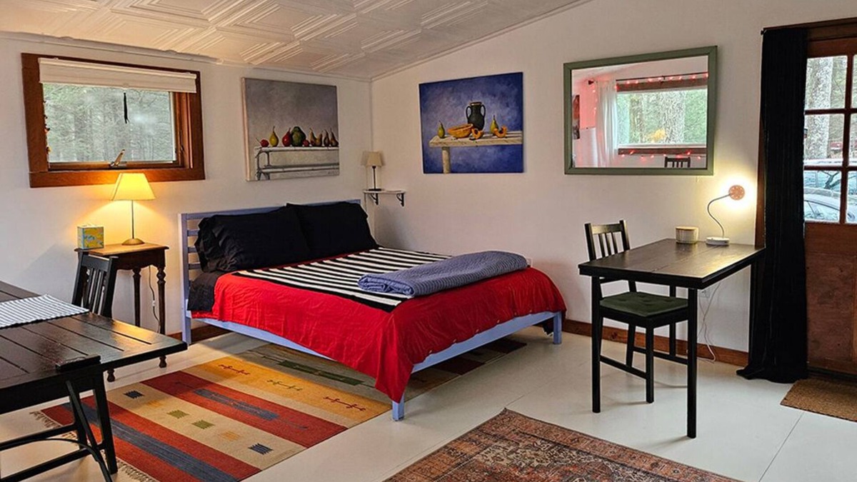 Shokan Apartment | West Wing - a unique private space w/patio