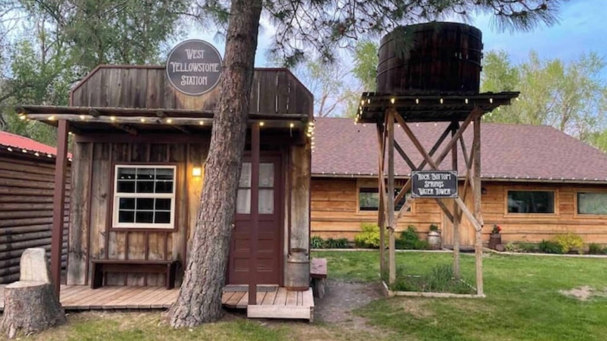 Rigby Apartment | West Yellowstone Station At Mountain River Ranch