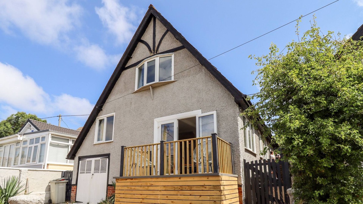 Anderby Creek Cottage | WESTCOTT, pet friendly, with open fire in Chapel St Leonards