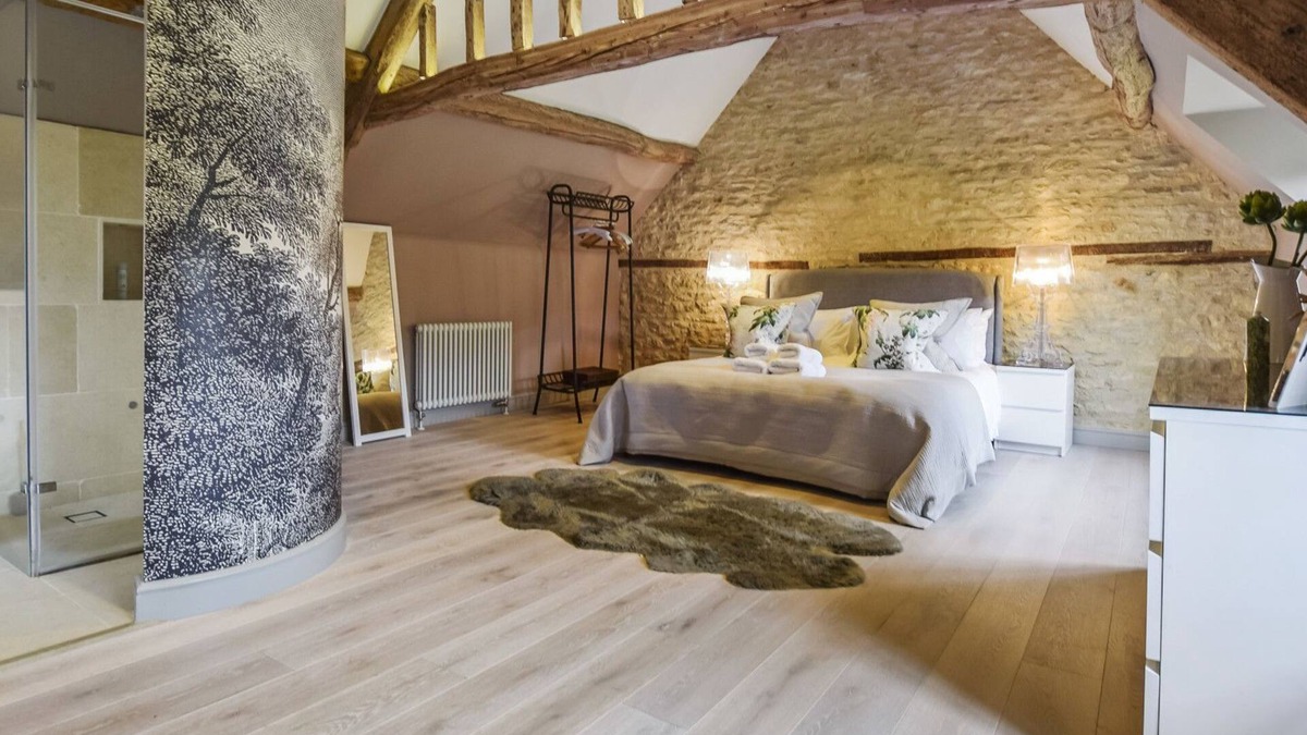 Cockleford Cottage | Westerleigh Cottage - sleeps 4 guests in 3 bedrooms