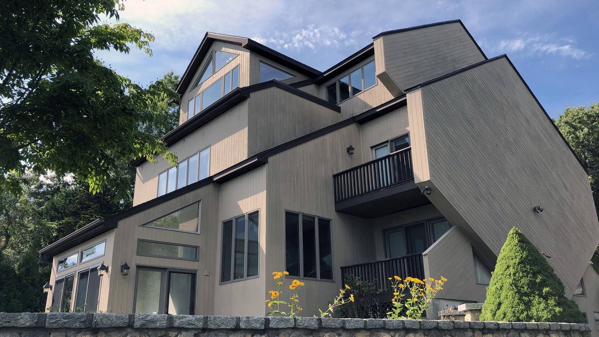 Westerly House | Westerly Beach House with Spectacular Views
