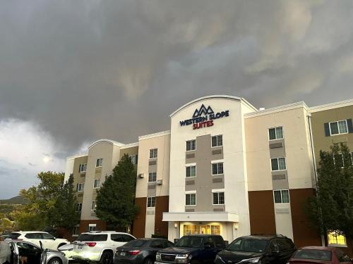 Parachute Hotel | Western Slope Suites Parachute