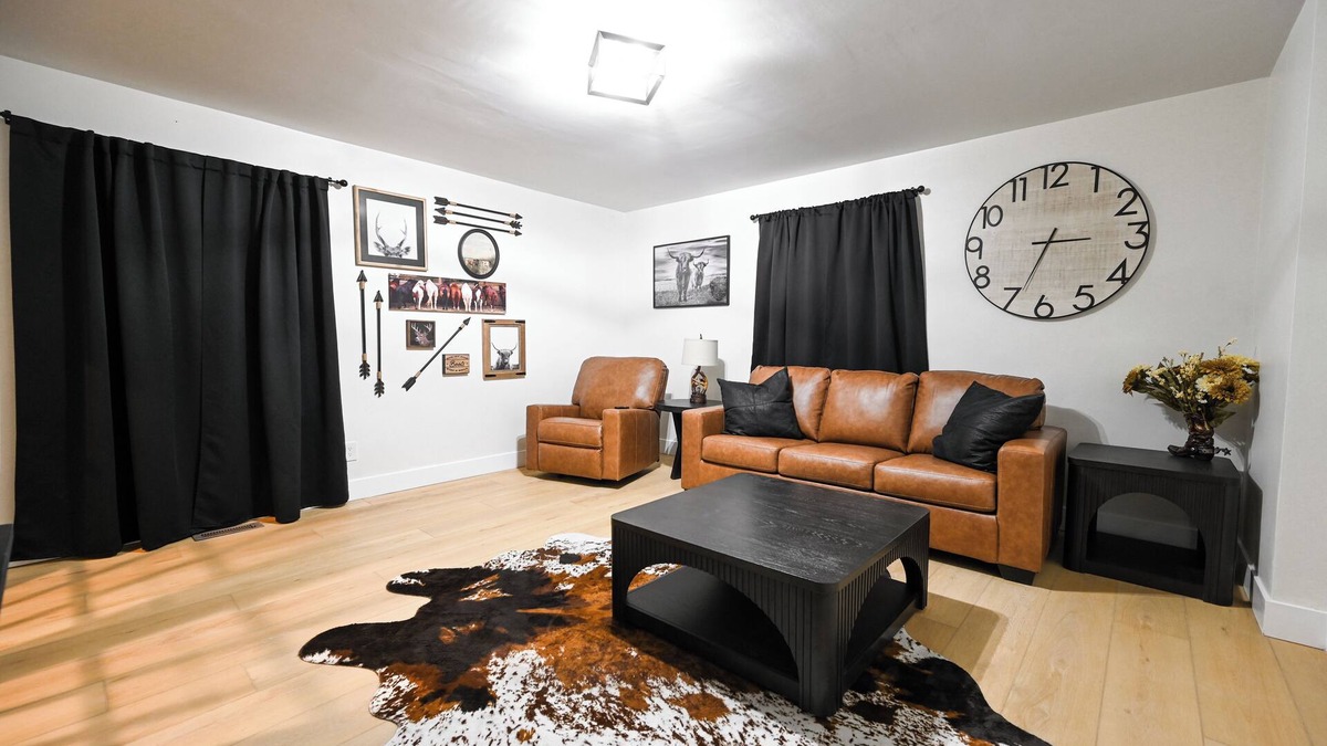 Liberty Apartment | Western-Themed Suite with Full Bath & Kitchenette – Cozy, Rustic Getaway!