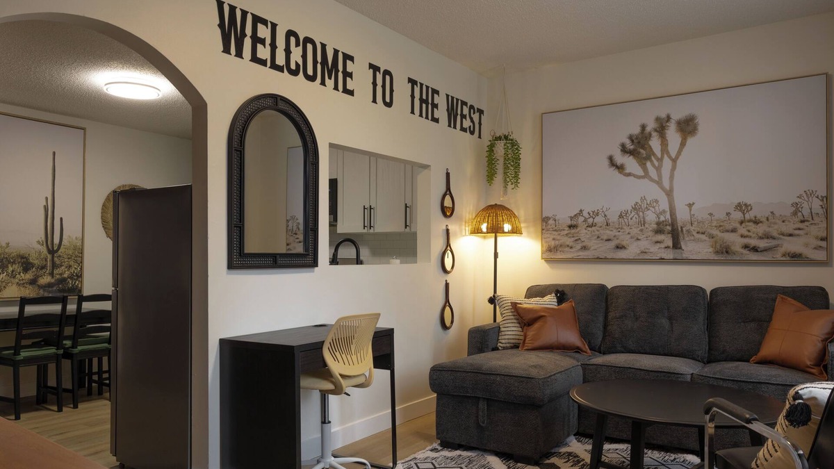 Inglewood Apartment | Western Vibes Retreat by Calgary Stampede and Downtown Calgary