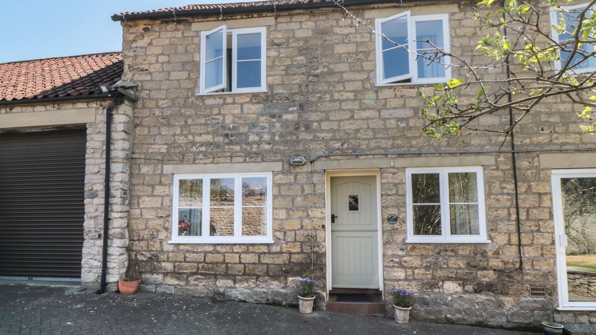 Pickering Cottage | WESTGATE COTTAGE, family friendly, with a garden in Pickering