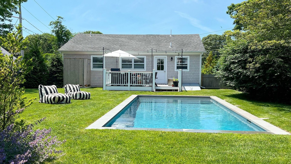 Westhampton Beach Cottage | Westhampton Beach cottage 1.6 miles to Rogers Beach