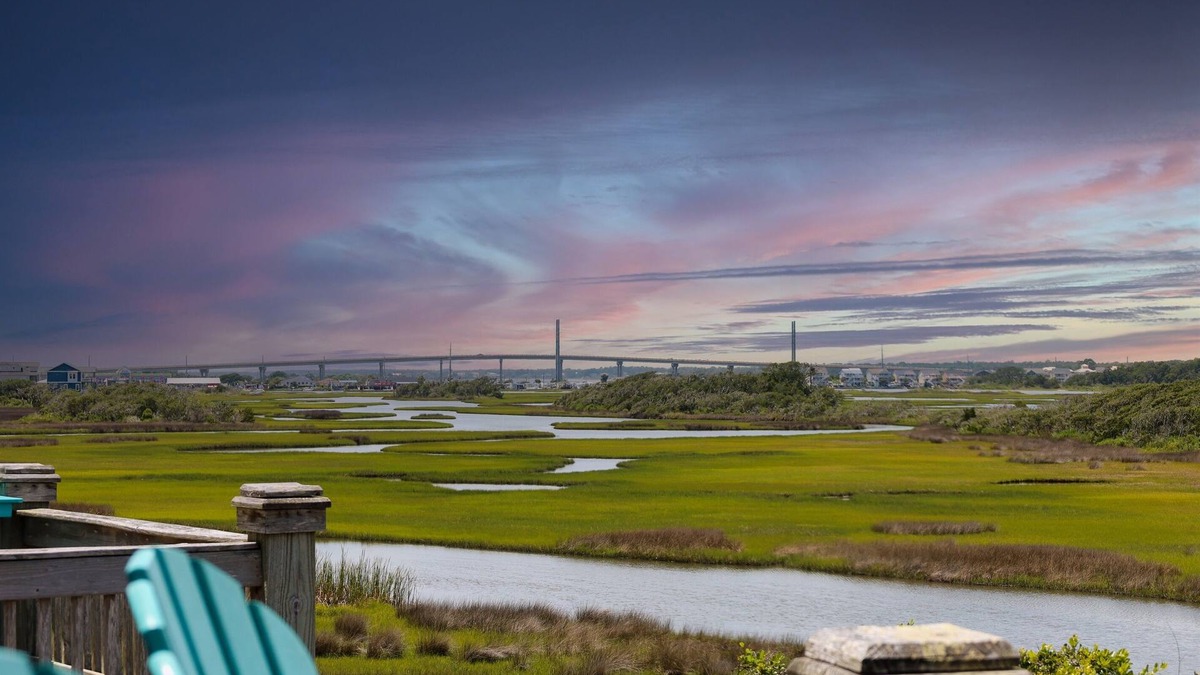 Surf City House | Westinn Away: Elegant Coastal Sound Retreat
