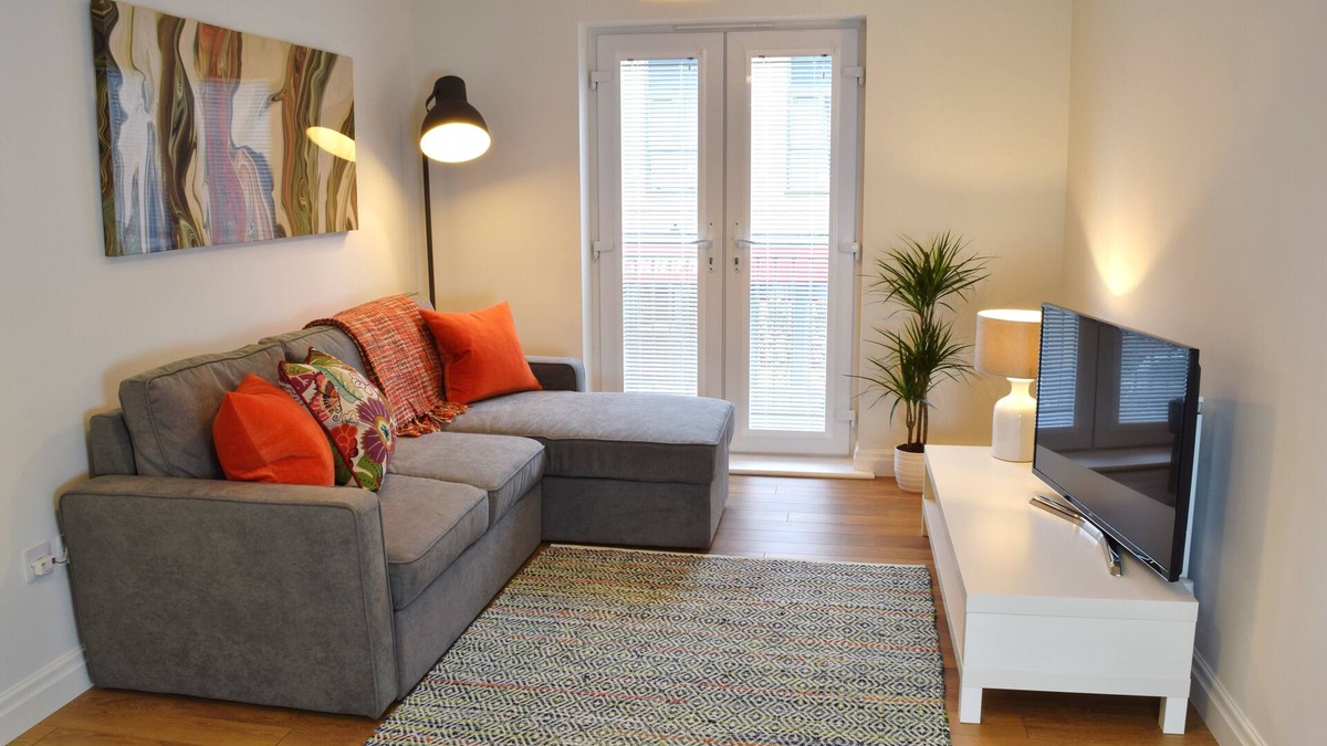 Peterborough Apartment | Westlake Apartment No. 4 in Hampton, Peterborough
