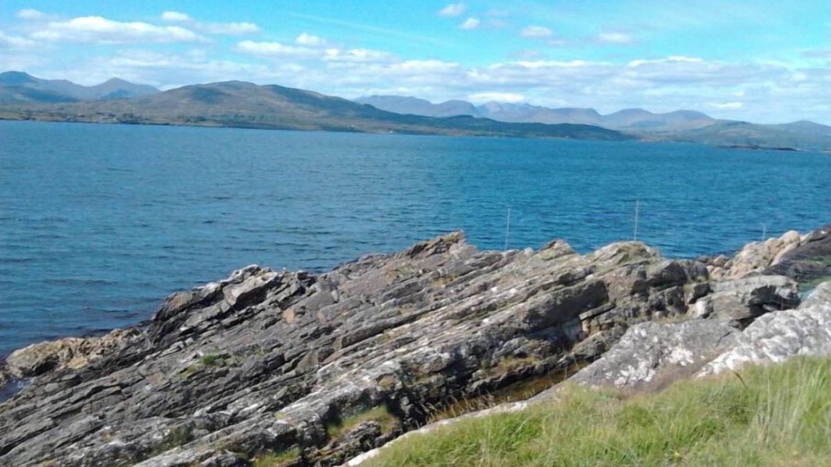 Ardea West Apartment | Westland 2 overlooking spectacular views of the Kenmare Bay and mountains.