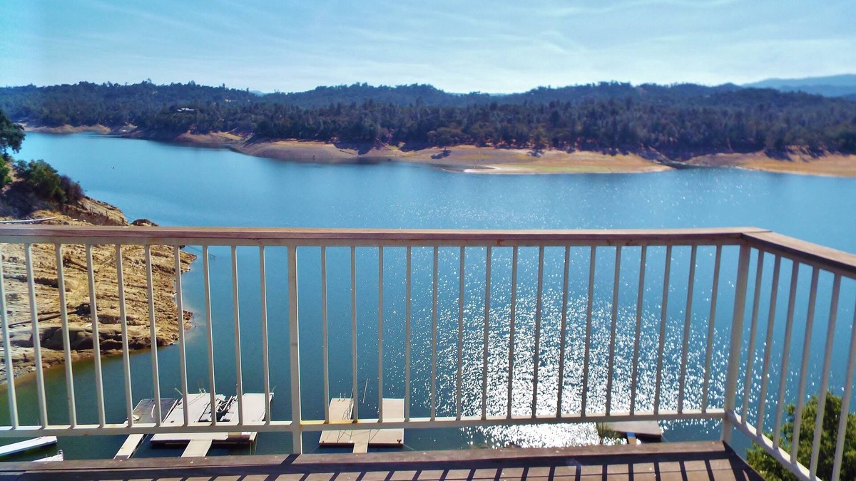 Oak Shores House | Westra's Waterfront Abode w/Private Dock, WiFi on quiet cul de sac!