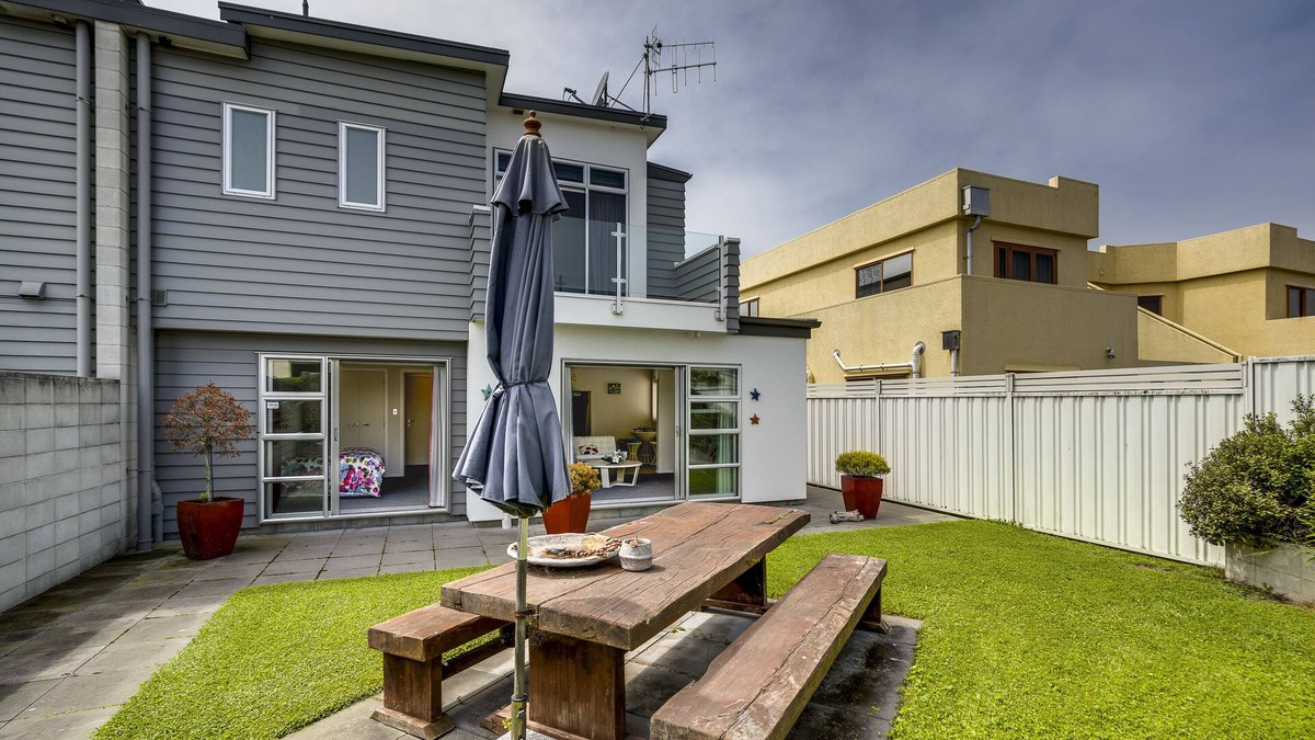 Westshore House | Westshore Serenity Retreat - Napier Holiday Home