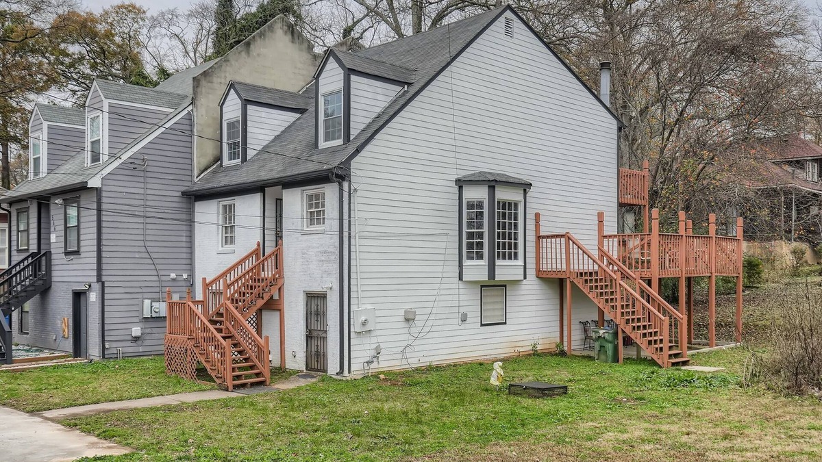 West End House | Westside Atlanta Townhome Apartment