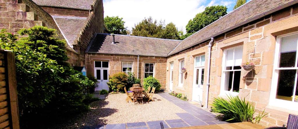 Glenisla House | Westwood Cottage