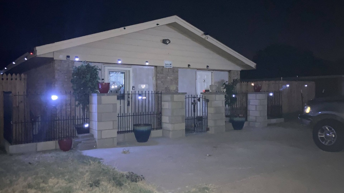 Wichita Falls House | WF Suites A&B 6 Bedrooms. Sleeps 12