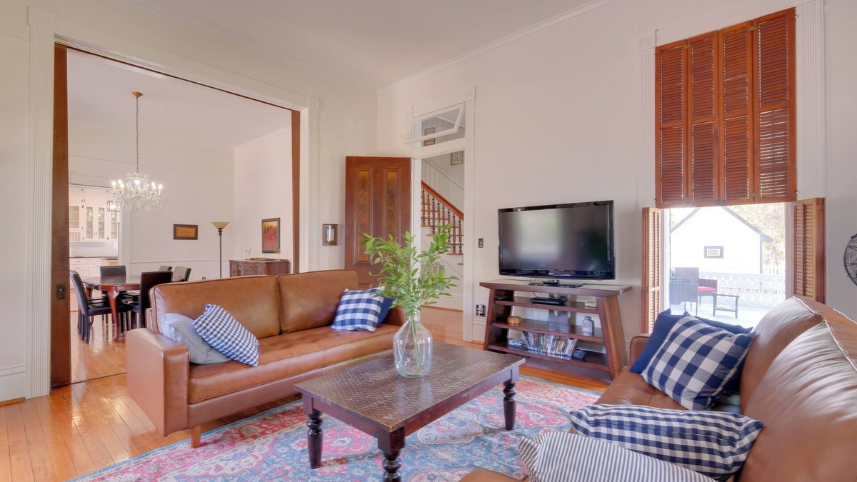 Columbus House | WFH Friendly: Abode w/Balcony in Columbus!