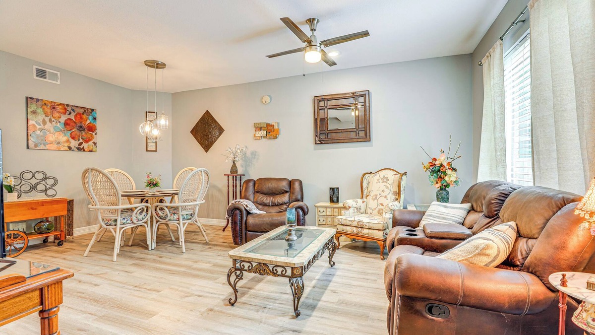 Energy Corridor House | WFH Friendly, Pool Access: Houston Townhome!