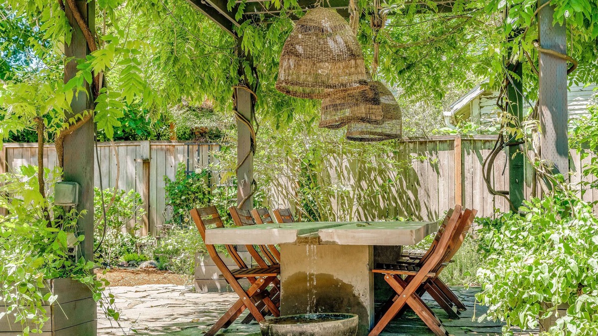 Alberta Arts District House | WFH Private Home with Lush Backyard in Heart of Alberta Arts