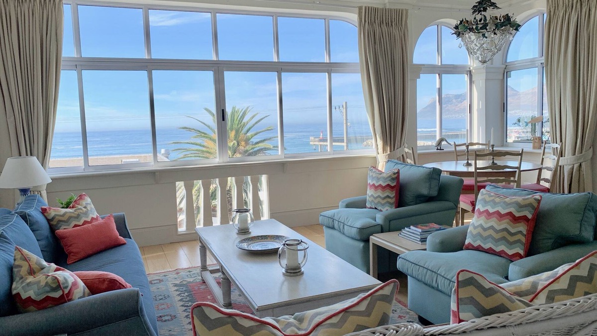 Kalk Bay Apartment | Whalehaven: Kalk Bay apt, spectacular sea and harbour views