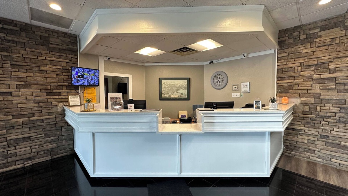 New Bedford Hotel | Whaler Inn and Suites