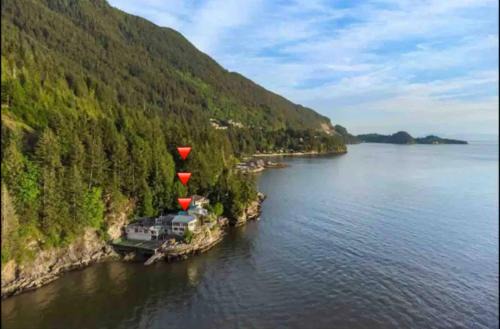 Vancouver Villa | Whales house