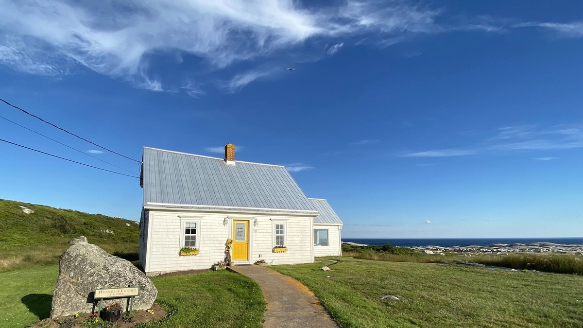 Peggy's Cove House | Whalesback Cottage, on the ocean with access to Peggys Cove Preservation Area