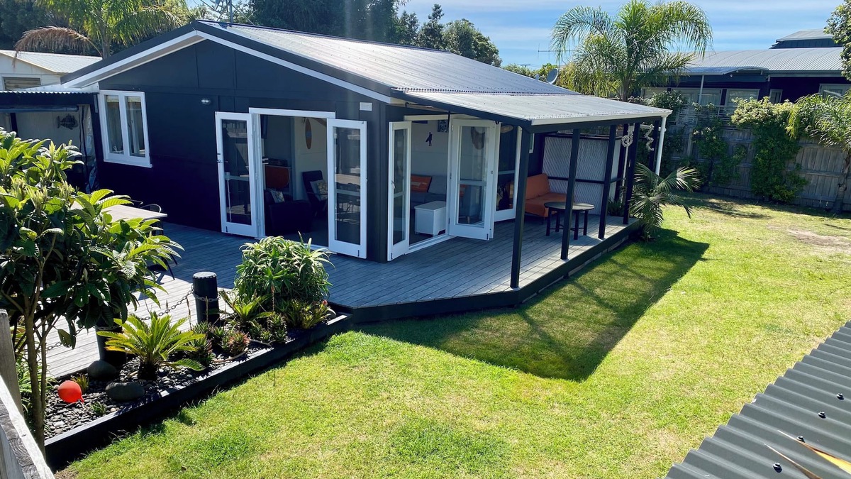 Whangamata House | Whangamata: Quintessential ‘Kiwi Bach' near the beach and surf club