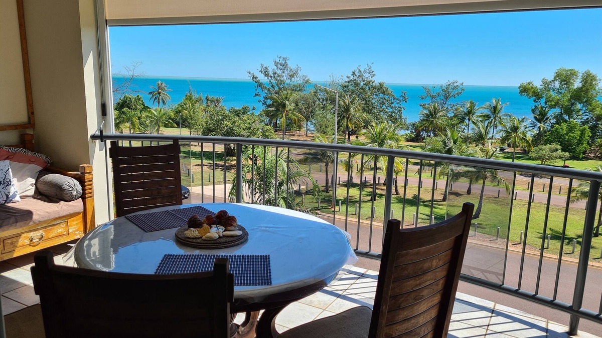 Rapid Creek Apartment | Whataview2sea - located at Darwin