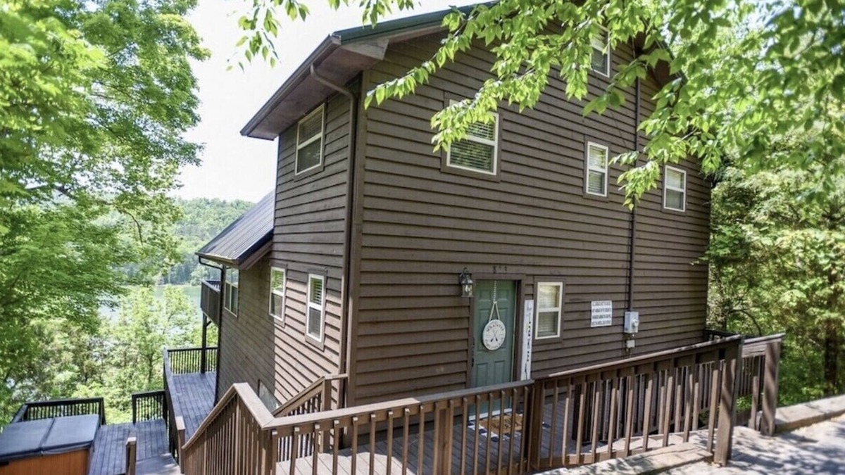 Flat Hollow Marina House | Whatever Floats Your Boat! Norris Lake Waterfront w/Private Dock Sleeps 15