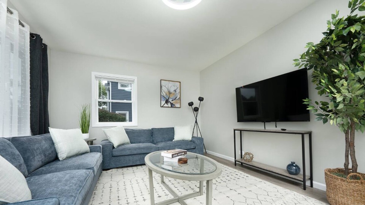 Wheaton House | Wheaton’s Best Getaway