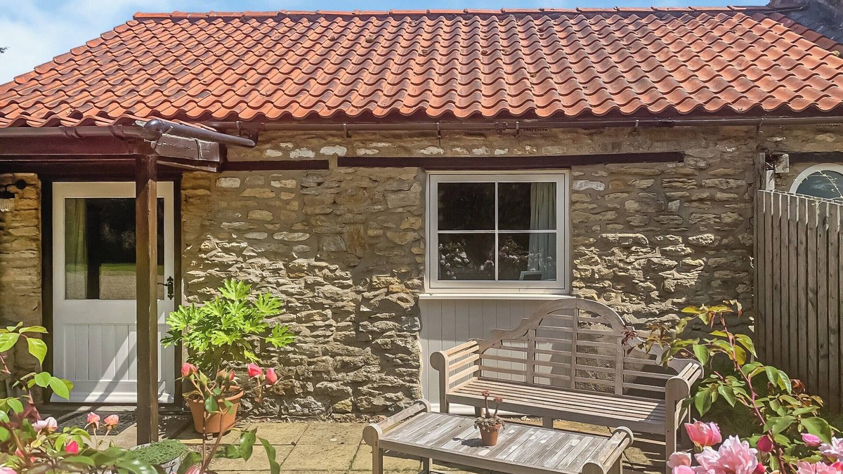 Potter Brompton Cottage | Wheatsheaf Cottage - 80021
