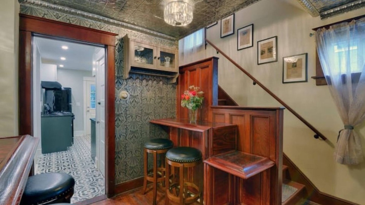 Johnson City House | Wheelchair accessible Roaring 20s House near University and all area hospitals