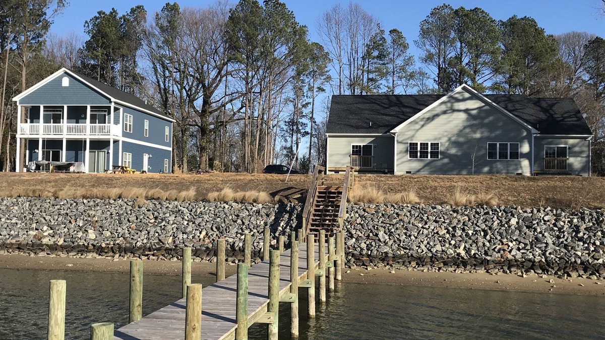 Reedville House | When you want to get away from everything Magnolia shores 2 acres of tranquility
