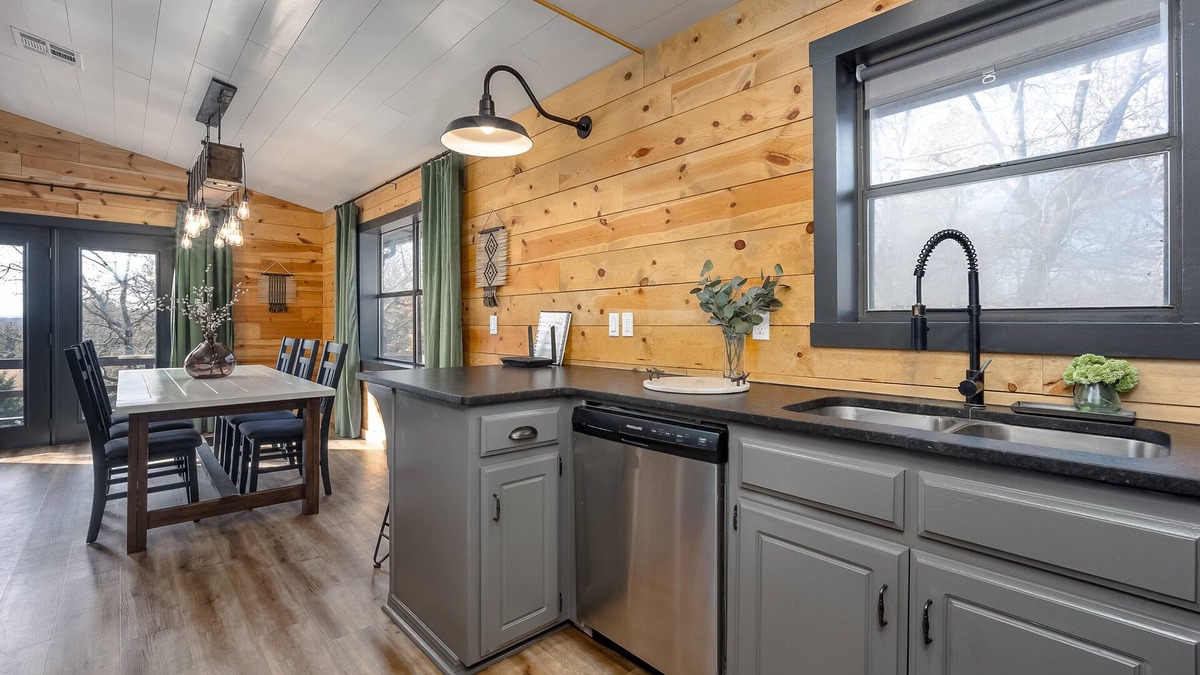 Sulphur Cabin | Where the Magic Cabins