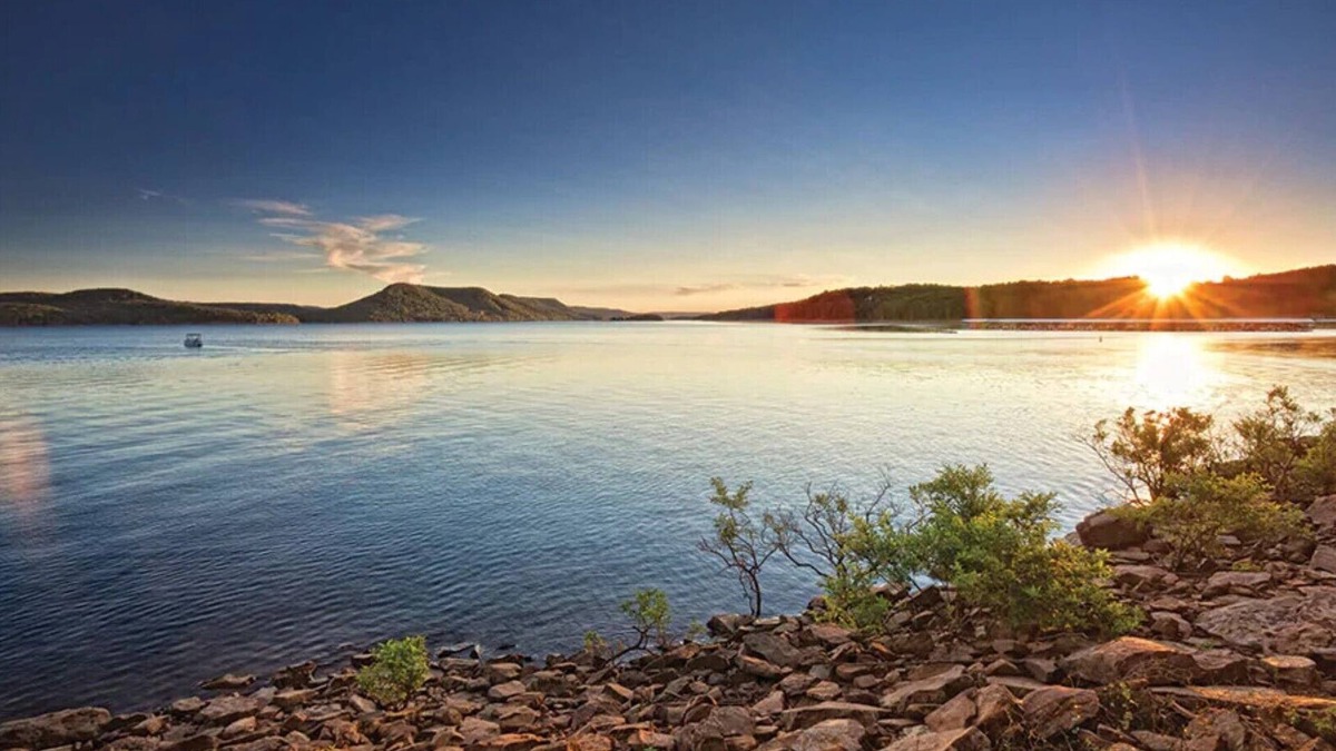 Fairfield Bay Resort | Where you can fish, water ski, enjoy the man-made beach, or go boating.