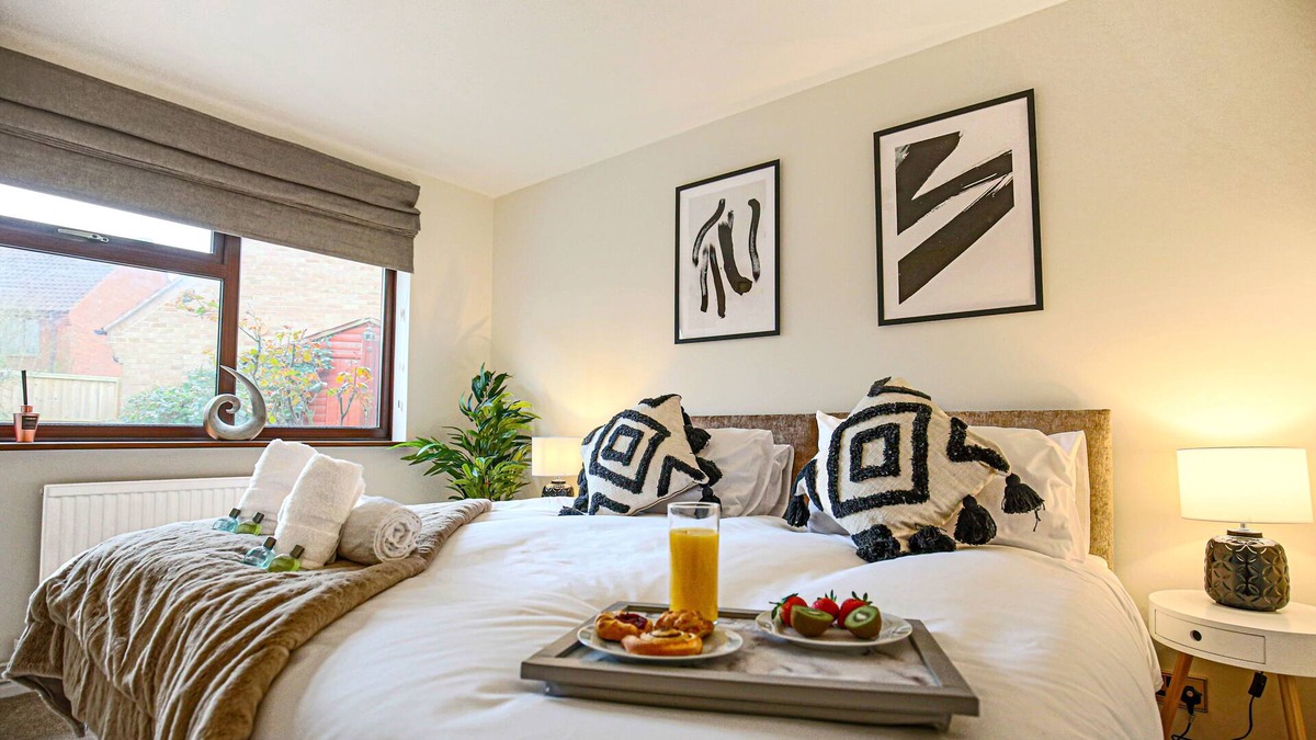 Great Linford House | Whichford, Milton Keynes