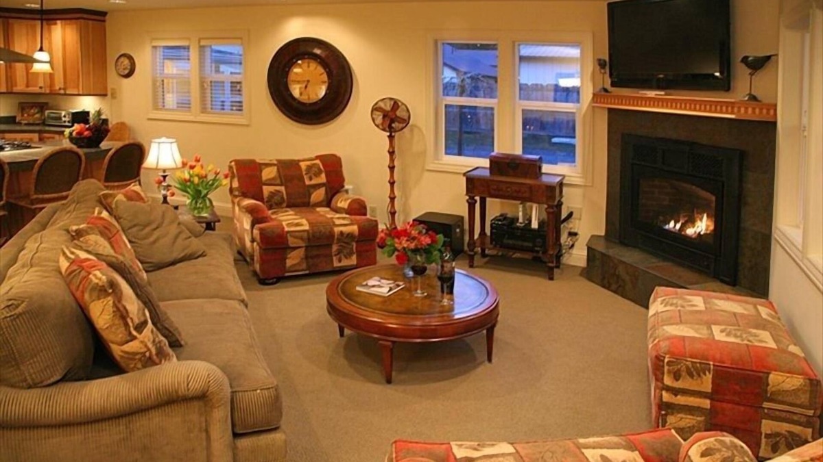 Langley House | Whidbey Bungalow - Sleeps 12!