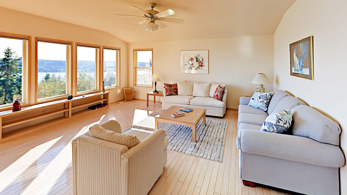 Oak Harbor House | Whidbey Island Getaway w/ Incredible Views of Skagit Bay