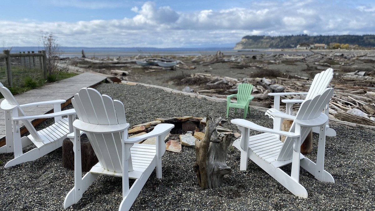 Clinton House | Whidbey Island Waterfront on Sunlight Beach
