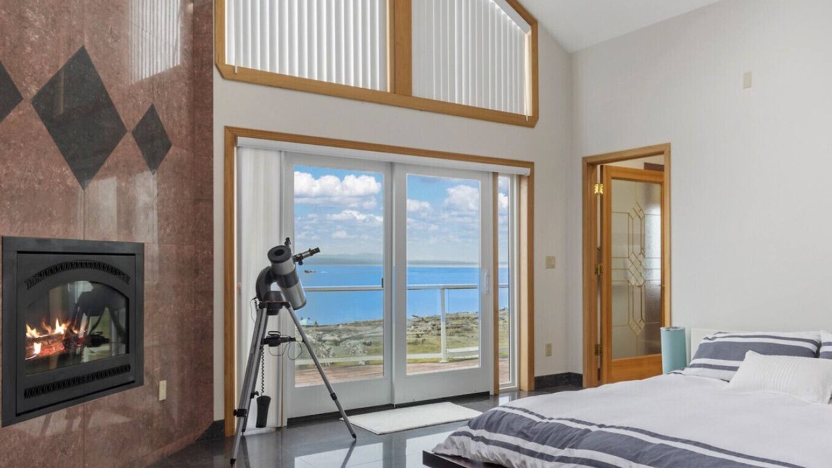 Clinton House | Whidbey Waterfront I King Bed I Sunset