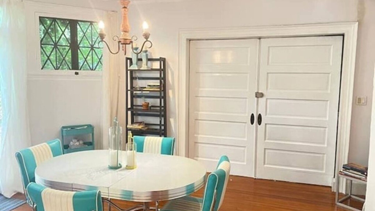 Glen Iris Apartment | Whimsical 1-Bedroom in Artist-Friendly House