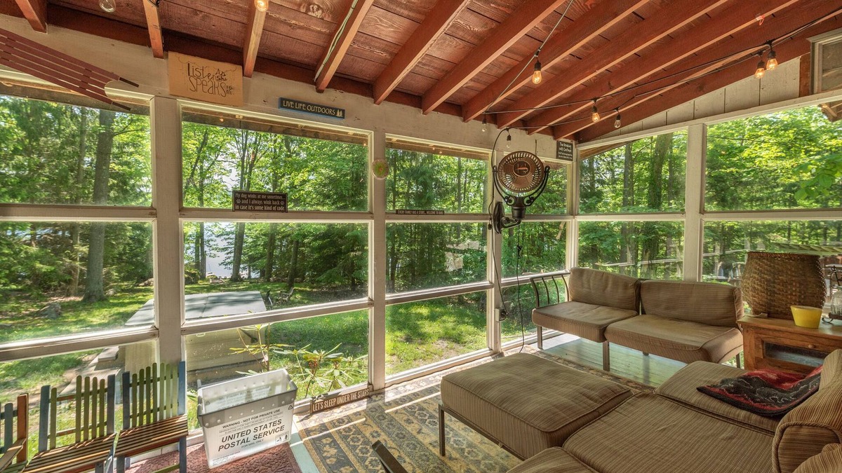 Oakland House | Whimsical Dog Friendly Cottage w/Hot Tub & Dock