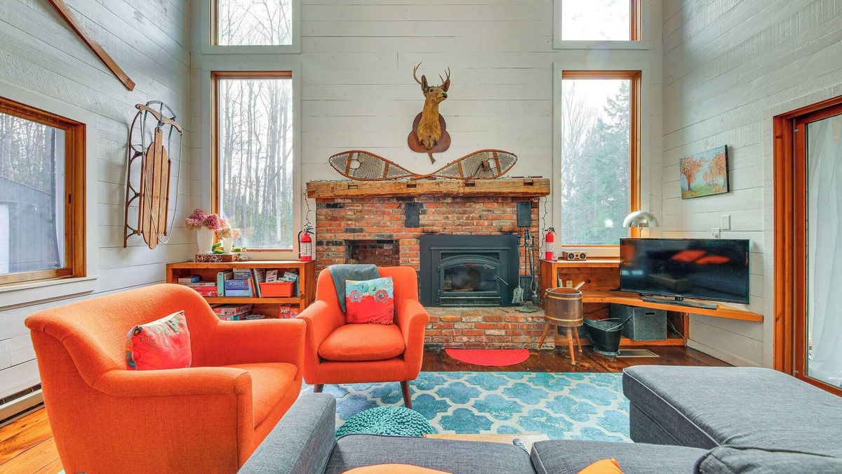 Stratton and Bromley Ski Areas House | Whimsical Winhall Cottage w/Fire Pit!